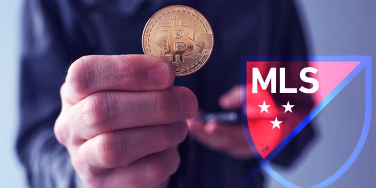 jugador futbol toronto pasa salario bitcoin envio dinero