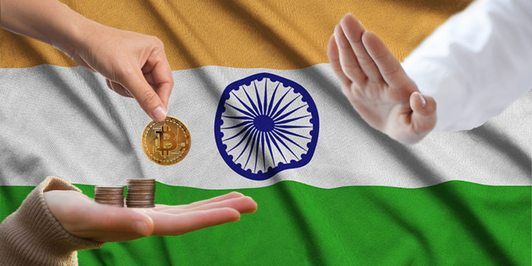 Bandera de la India y un par de manos intercambiando bitcoins, otra negándolo.