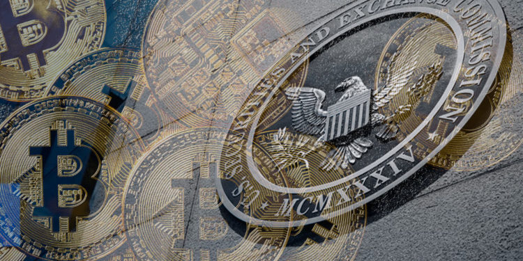 La SEC aún tiene pendiente por aprobar un volumen considerable de solicitudes de ETF de bitcoin. Composición por CriptoNoticias Fuentes: @SEC_News/Twitter ; ff photo /  elements.envato.com .