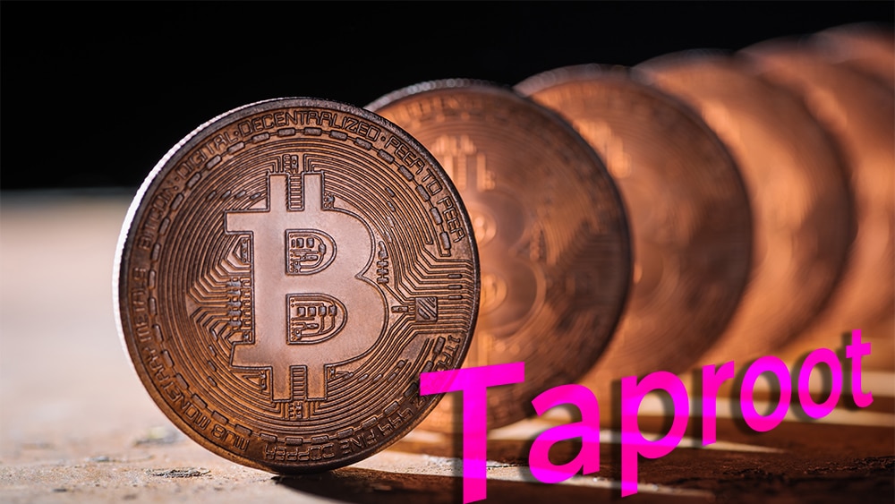 Bitcoin en fila con palabra Taproot.