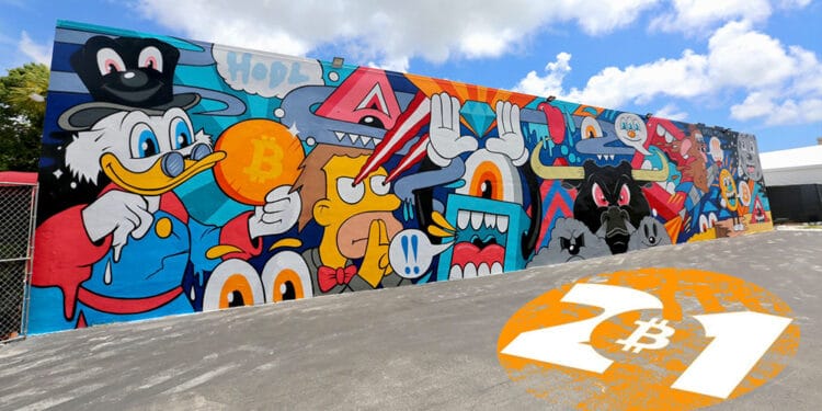 Mural de Greg Mike y logo de Bitcoin Conference 2021.