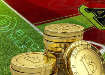Campo de fútbol con BTC y logo de AZ y Bitcoin Meester.
