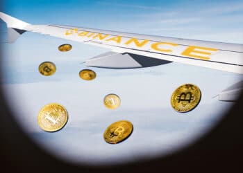 Avión con logo de Binance y btc cayendo del cielo.