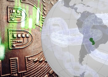 BTC con gráfico y mapa mundi con blockchain y Paraguay resaltado.