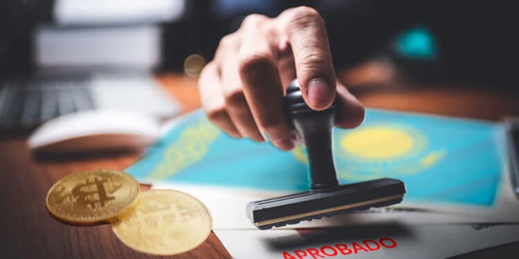 Mesa con documentos sellados APROBADO, bandera de Kazajistán y btc.