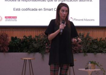 Abogada Cristina Carrascosa ofrece una charla