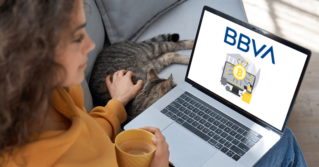 Pantalla con ilustración BTC y logo BBVA.