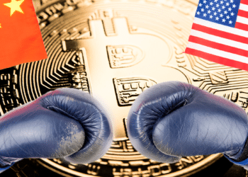China y USA con guantes de boxeo. BTC.