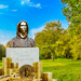 Estatua Satoshi Nakamoto y BTC.