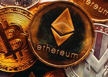 Ether, la segunda moneda por capitalización de mercado destronó a bitcoin en Coinbase en el segundo trimestre. Fuente: https://pixabay.com/es/photos/btc-bitcoin-criptomoneda-moneda-6272696/