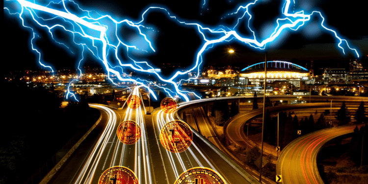 Autopista con BTC y relámpagos.