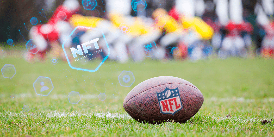 NFT y balón de fútbol con logo de NFL.