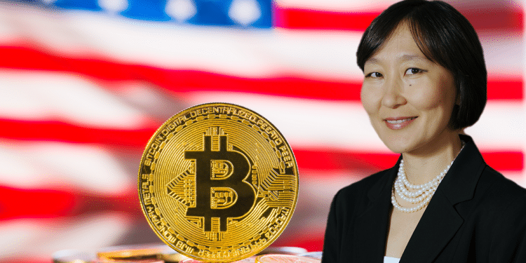 Omarova y BTC con bandera USA.
