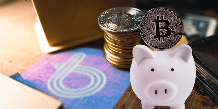 Ahorro de BTC y logo de Bitrefill.