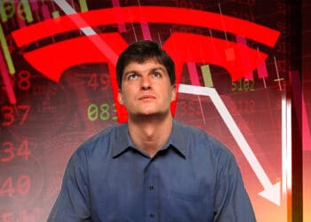 Michael Burry ya ha declarado anteriormente que el precio de las acciones de Tesla está sobrevalorado. Composición por CriptoNoticias. Quality Stock Arts / stock.adobe.com; Cristian Laris / elceo.com