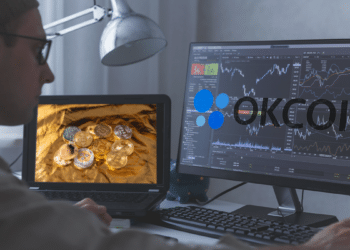 OKCOIN y criptomonedas en pantalla.