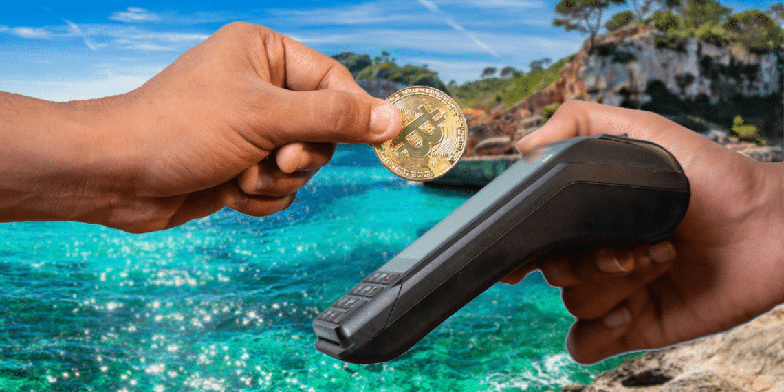 Medio de pago bitcoin y playa.