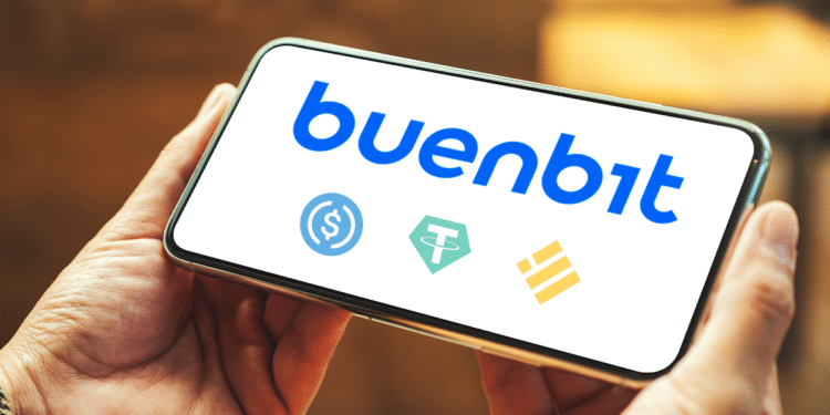 Buenbit y criptomonedas en teléfono.