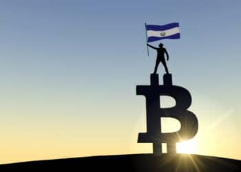 Mónica Taher, directora Tecnología en Innovación de Negocios de El Salvador, cree que una moneda de curso legal como Bitcoin los llevará al próximo siglo. - Fuentes:  in drop /