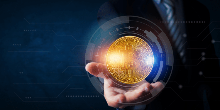 En 2021, hubo transferencias de BTC de holders de corto plazo a los de largo plazo. Fuente: khwanchai / stock.adobe.