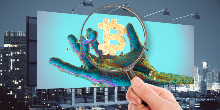 Publicidad BTC y lupa.