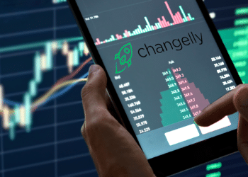 Con Changelly puedes intercambiar, comprar y vender criptomonedas sin necesidad de pasar por verificación KYC. Composición por CriptoNoticias. Fuentes: insta_photos / adobe.stock.