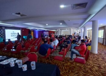 La comunidad de mineros, emprendedores y aficionados a las criptomonedas en Paraguay se congregó en Ciudad del Este.