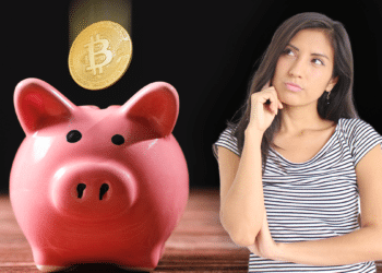 Ahorro BTC y persona pensando.
