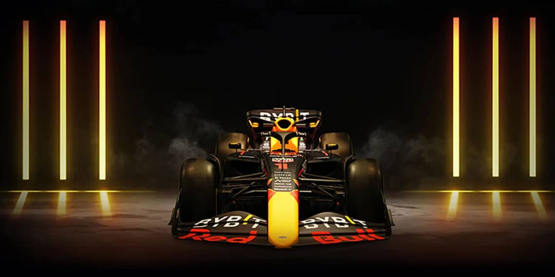 automovil de formula 1 con los logos de Red Bull y Bybit