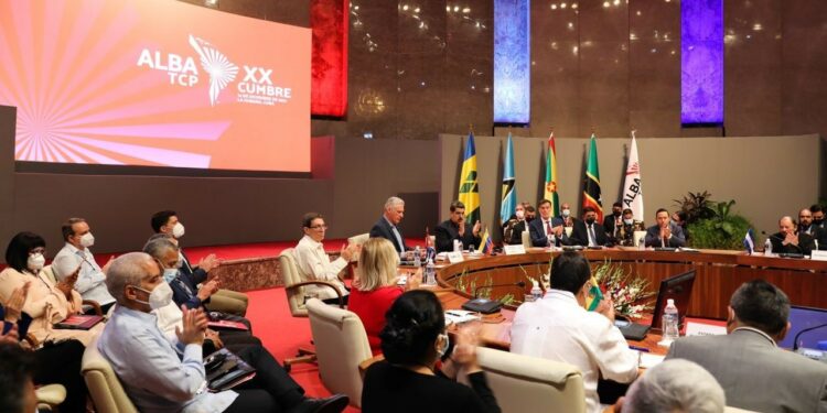 Maduro propone usar el sucre como moneda digital regional.