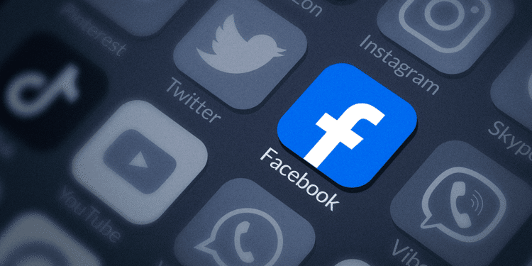 Facebook dijo que la industria de las criptomonedas ha madurado y se ha estabilizado, por lo que considera que es el momento para permitir anuncios del sector que antes prohibía. Composición por CriptoNoticias. Fuentes:  julien-eichinger  /  stock.adobe.com .