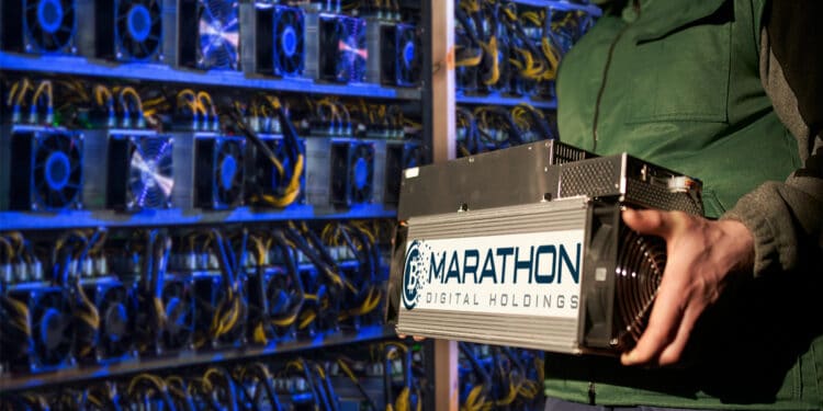 Marathon quiere posicionarse entre las empresas de minería de bitcoin con mayor hash rate de Bitcoin a nivel global. Composición por CriptoNoticias. agnormark/ stock.adobe.com; artiemedvedev/ stock.adobe.com; Marathon / globenewswire.com.
