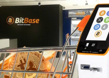 Carrito de compras con monedas BTC y ATM de Bitcoin