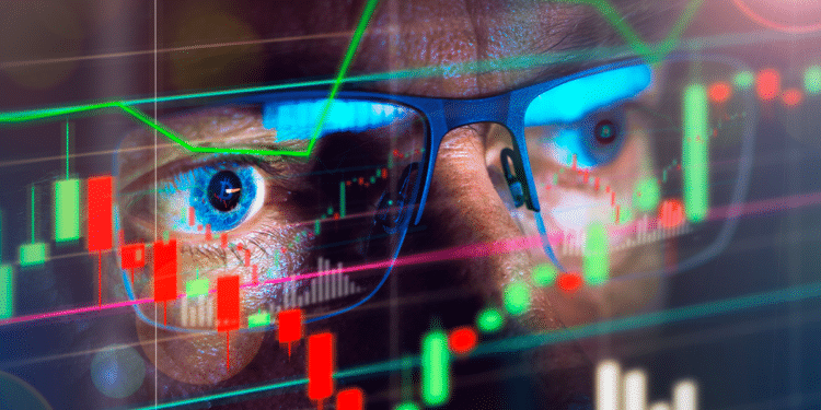 Con menos BTC en los exchanges, bitcoin rompió este lunes su tendencia decreciente. Fuente: 18percentgrey / adobe.stock.