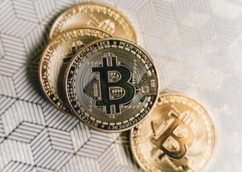 La regulación de Binance en rusia deberá esperar a que el banco fije una posición frente a prohibir o regular las criptomonedas. Fuente: Pexels.com