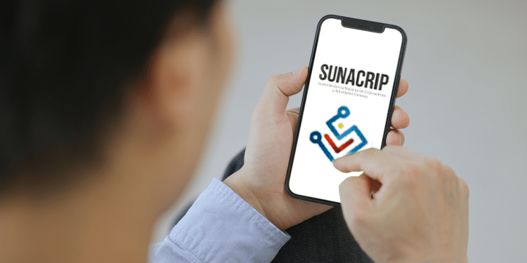 Sunacrip en teléfono de persona.