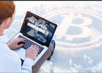 Hay todo tipo de empleos en la industria de las criptomonedas. Composición por CriptoNoticias. Fuente: peterschreiber.media,Song_about_summer / adobe.stock.