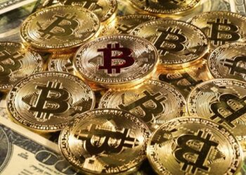 muchas monedas bitcoin juntas