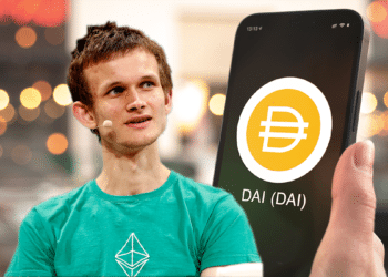 Vitalik Buterin está convencido de que las stablecoins colateralizadas de la red Ethereum son más fuertes que UST. Composición por CriptoNoticias. Fuente: flickr.com / FellowNeko / stock.adobe.com.