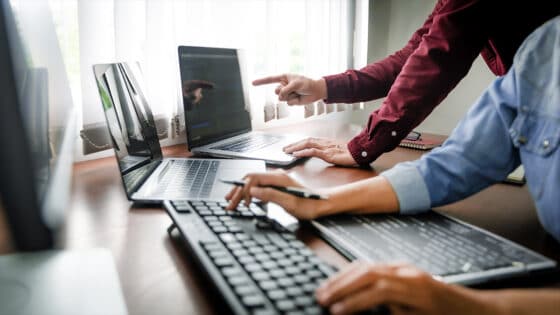 Escuela de hackers latina formará a más de 100 jóvenes para frenar los ciberataques