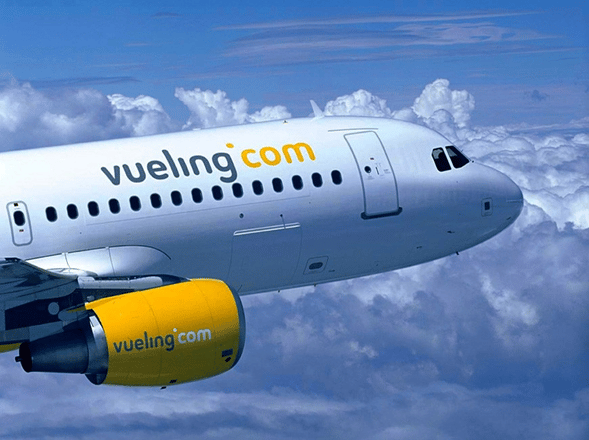 Avión de Vueling, aerolínea que acepta Bitcoin como medio de pago.