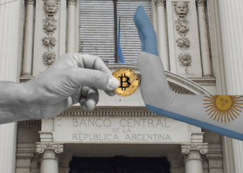 Hace una semana los bancos Galicia y Brubank habían ofrecido a sus clientes la compra de bitcoin. Composición por CriptoNoticias. Fuente: wikipedia.com / AndreaNicolini ; somartin / adobe.stock.com.