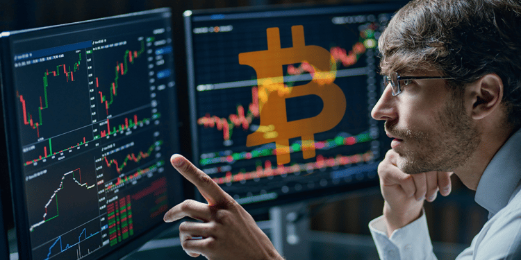 Trader analizando el mercado de bitcoin.