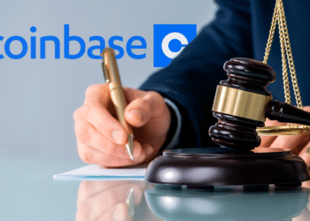 Un grupo de usuarios que compró GYEN demandó a Coinbase por pérdidas millonarias al no poder vender ese token. Composición por CriptoNoticias. Fuente: coinbase.com / Andrey Popov / stock.adobe.com.