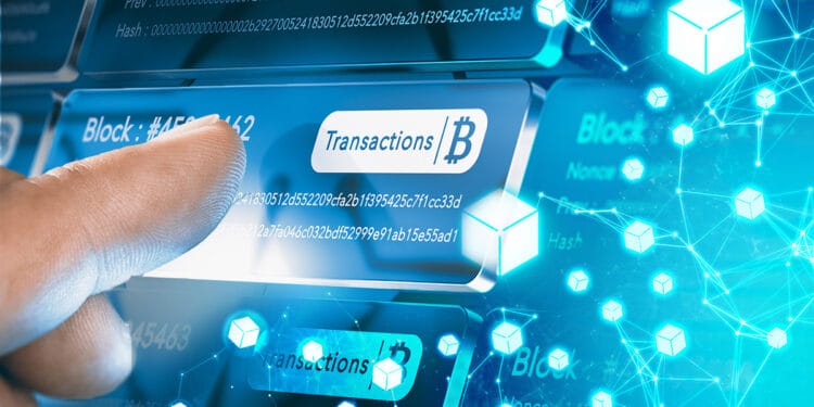 Gloria Zhao propone una forma más eficiente de manejar transacciones de Bitcoin relacionadas entre sí. Composición por CriptoNoticias. Olivier Le Moal/ stock.adobe.com; Chan2545/ stock.adobe.com