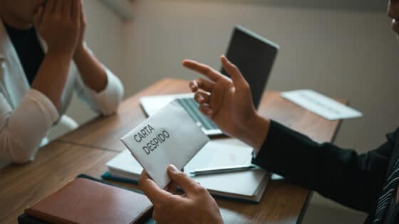Epidemia de despidos en el sector financiero salpica a las criptomonedas
