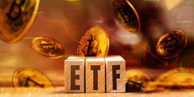 Cubos con la sigla ETF acompañados de unos bitcoins cayendo.