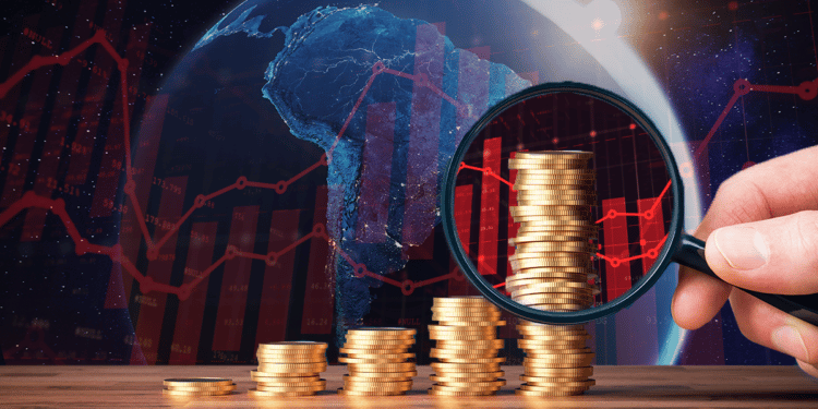 La devaluación de monedas latinas frente al dólar preocupa a muchos latinoamericanos. Composición por CriptoNoticias. Fuente: jirsak ; NicoElNino ; LeArchitecto / stock.adobe.com.