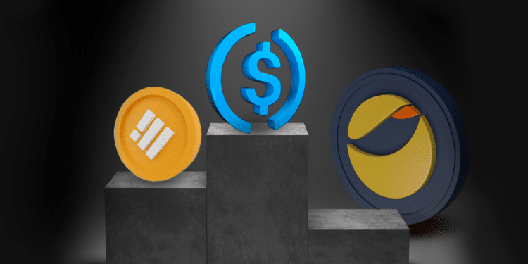 En las últimas semanas la capitalización de mercado de Tether se ha reducido en un 10%. Composición por CriptoNoticias. Fuente: drakemall.com / freepik.es / pngall.com / bombybamby / stock.adobe.com.