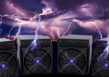 Las pruebas eléctricas iniciales de los mineros de Marathon fueron positivas. Composición por CriptoNoticias. Fuente: stnazkul ; castorStock / stock.adobe.com.